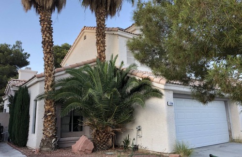Paradise Valley House | Super Bowl Rental with possible free ticket to taste of NFL. Great and Safe area