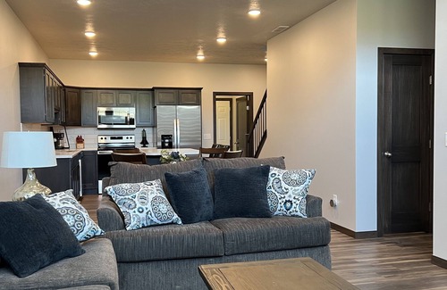 Sioux Falls House | Super Clean New Townhome in South Sioux Falls