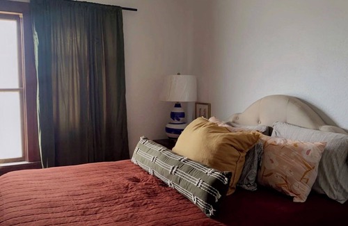 Coleman House | Super close to commercial ave where the best restaurants in town are located!