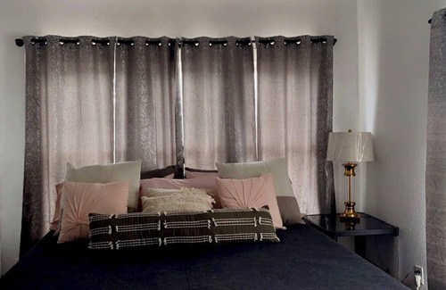 Coleman House | Super close to commercial ave where the best restaurants in town are located!