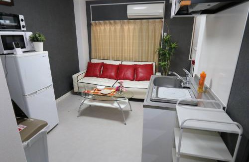 Sennichimae Apartment | Super close to Doutonbori! Great location room#403