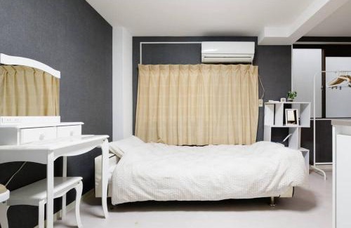 Sennichimae Apartment | Super close to Doutonbori! Great location room#403