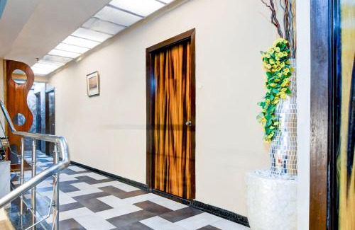 Ballygunge Hotel | Super Collection O Circus Avenue Road Formerly Hotel Rockstar