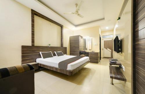 Bhopal Hotel | Super Collection O Hotel Silver Inn