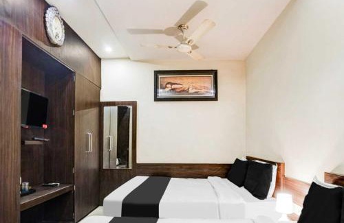 Sindhi Camp Hotel | Super Collection O Sindhi Camp Formerly Hotel Abhinandan Inn