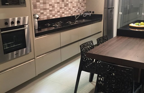 Jardim das Americas House | Super comfortable townhouse, close to markets, shopping malls and great restaurants.
