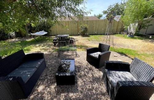 Brushy Creek House | Super Comfy Home with Hot Tub!