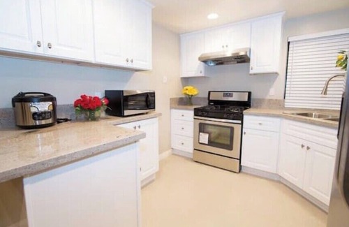 West Covina House | Super convenience 3BE/2.5BA
