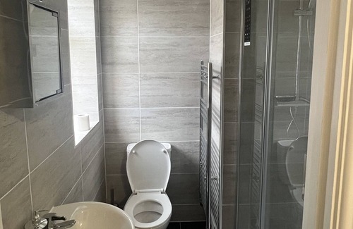 Gillingham House | Super cosy house, only 10mins walk from Medway hospital (disable friendly!)