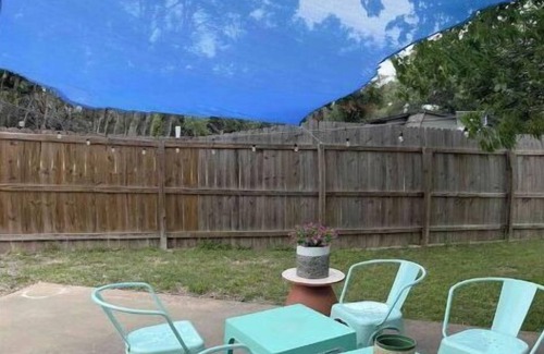 Dripping Springs House | Super Cute Vineyard Retreat - Near Top Wineries