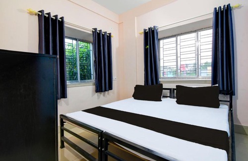 Mukundapur Hotel | Super DA Guest Home