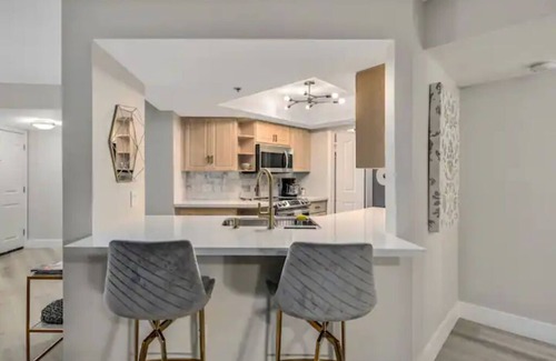 Biltmore Heights Condo | Super Host w/great reviews on Airbnb! II Biltmore Gorgeous Luxury Condo
