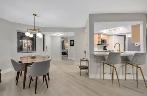 Biltmore Heights Condo | Super Host w/great reviews on Airbnb! II Biltmore Gorgeous Luxury Condo