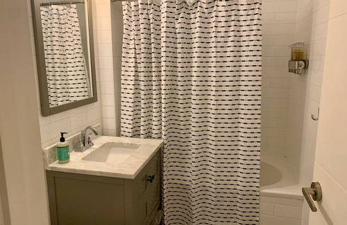 Bushwick Apartment | Super Hosted Brooklyn Flat near the L Train