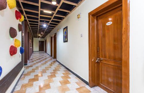 Dewas Hotel | Super Hotel O Santushti