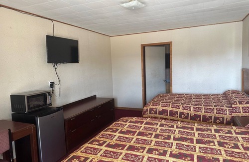 Newport Hotel | Super Inn