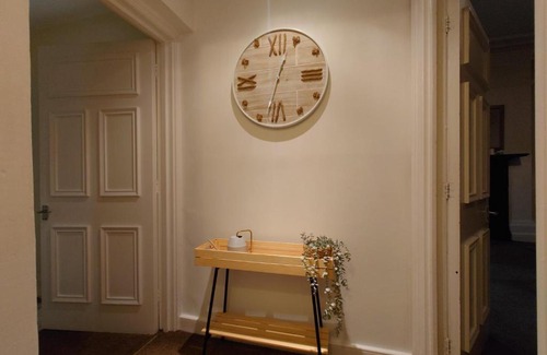 Jesmond Apartment | Super King 2 Bedroom Apartment, Jesmond.
