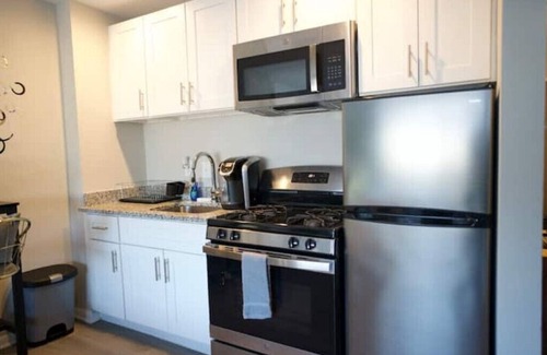 Takoma Apartment | Super Large Studio with Free Parking -Walk to Metro