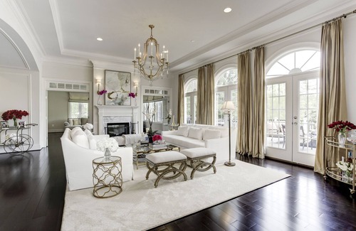 McLean House | Super Luxurious Langley/McLean Home