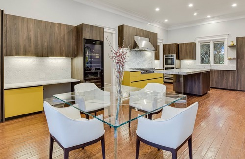 Cross Mountain House | Super luxury 8 bedroomed family retreat with Pickleball Courts