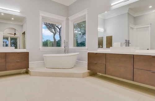 Cross Mountain House | Super luxury 8 bedroomed family retreat with Pickleball Courts