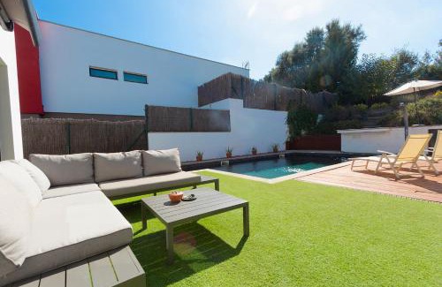Sils Villa | Super Modern Magnificence Costa Brava!