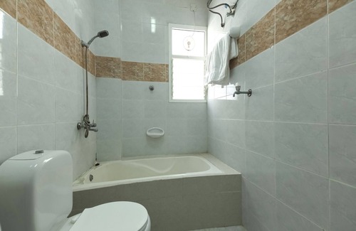 Sur Hotel | Super OYO 108 Marsa Al Masafar Hotel Apartment
