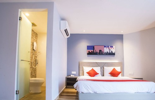 The Strand Hotel | Super OYO 1126 Gs Hotels