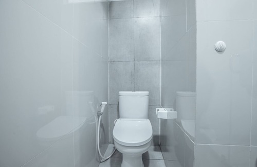 Tanjung Duren Utara Hotel | Super OYO 1487 Residence Khoe