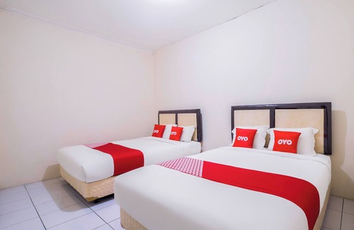 Tanjung Duren Utara Hotel | Super OYO 160 Lontar Residence