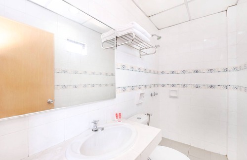 Klang Hotel | Super OYO 447 Comfort Hotel Meru