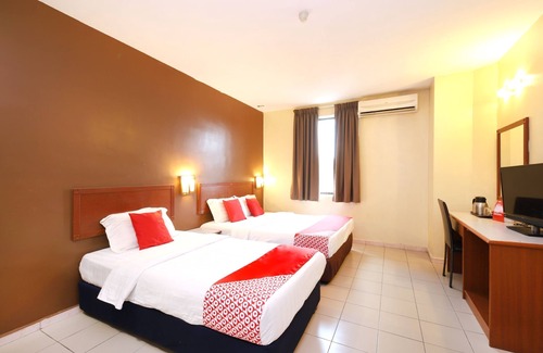 Klang Hotel | Super OYO 447 Comfort Hotel Meru