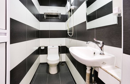 Batu Pahat Hotel | Super OYO 89495 Rich Hotel