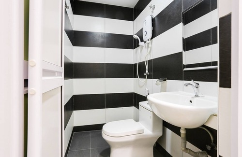 Batu Pahat Hotel | Super OYO 89495 Rich Hotel