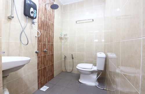 Kok Lanas Hotel | Super OYO 89771 Dane & Shue