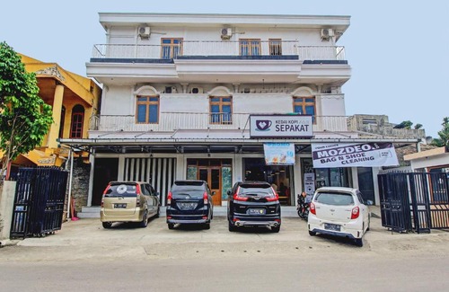 Palembang Hotel | SUPER OYO 90224 Palembang Residence