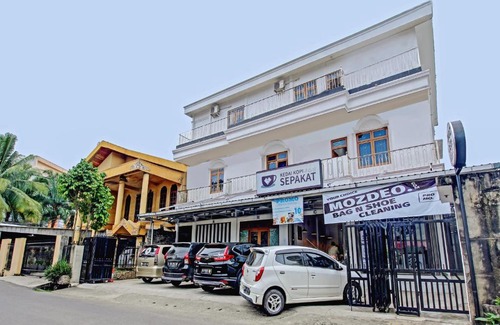 Palembang Hotel | SUPER OYO 90224 Palembang Residence