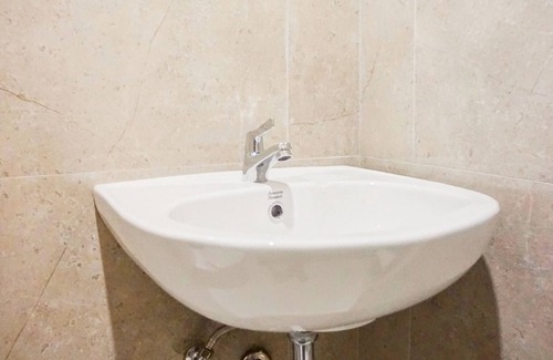 Medan Hotel | Super OYO 93064 Alhesa Residence