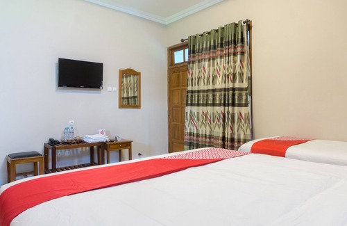 Pacitan Hotel | Super OYO 942 Srikandi Hotel