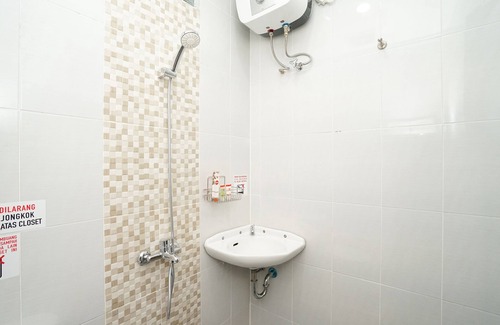Darmo Hotel | Super OYO Capital O 614 Graha 8 Syariah