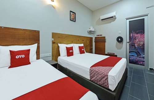Taman Desa Cemerlang Hotel | Super OYO Capital O 90687 Rs Hotel