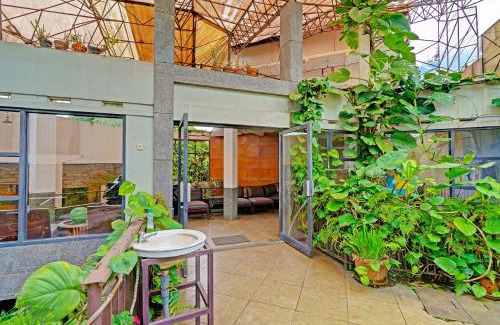 Setiabudi Hotel | Super OYO Capital O 91810 Hotel Balebat 2