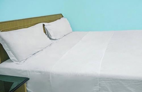 Palembang Hotel | Super OYO Collection O 92690 Hotel Limas