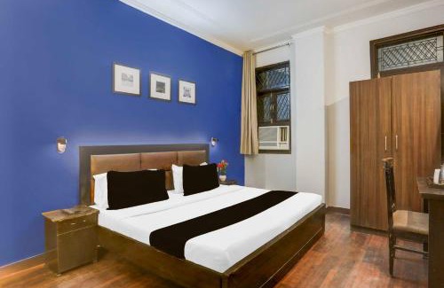 Sainik Farm Hotel | Super OYO Townhouse Anmol Residency