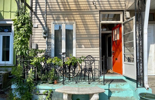Kensington Market House | Super Quiet and Central, in the Famous Kensington Market