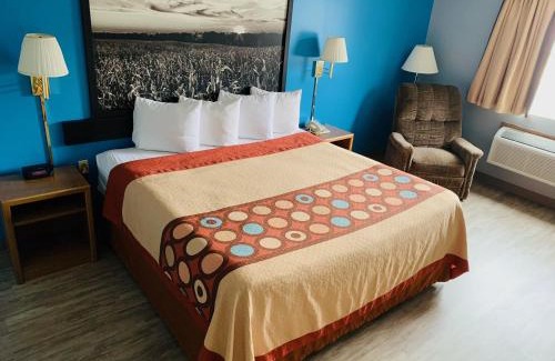 Crete Hotel | Super Star Inn & Suite Lincoln Crete
