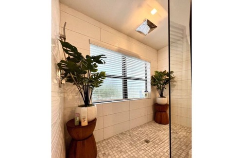 Edgewood Villa | Super stylish 4 Bedrooms 4 baths Villa with a pool