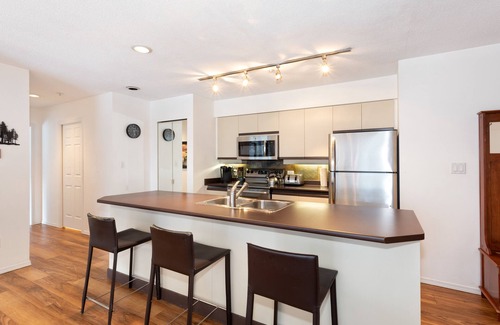 Blueberry Hill Condo | SUPER SUMMER GETAWAY Views + POOL + HOT TUB (WD, FP)