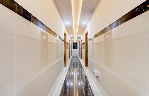 Nanakram Guda Hotel | Super Townhouse Nanak Ram Guda Near WaveRock SEZ