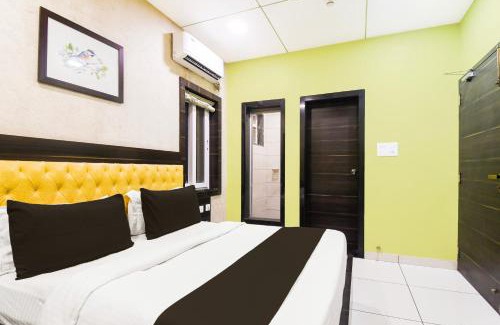 Khattalwada Hotel | Super Townhouse Near Marine Drive